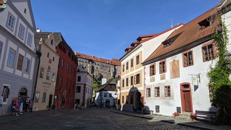 eský Krumlov: Private Day Trip from Prague with Local Guide - Free Time and Lunch at a Local Restaurant