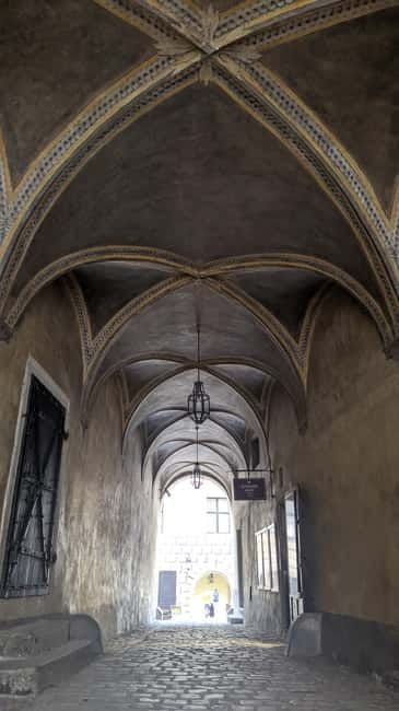 eský Krumlov: Private Day Trip from Prague with Local Guide - Scenic Return to Prague in Comfort