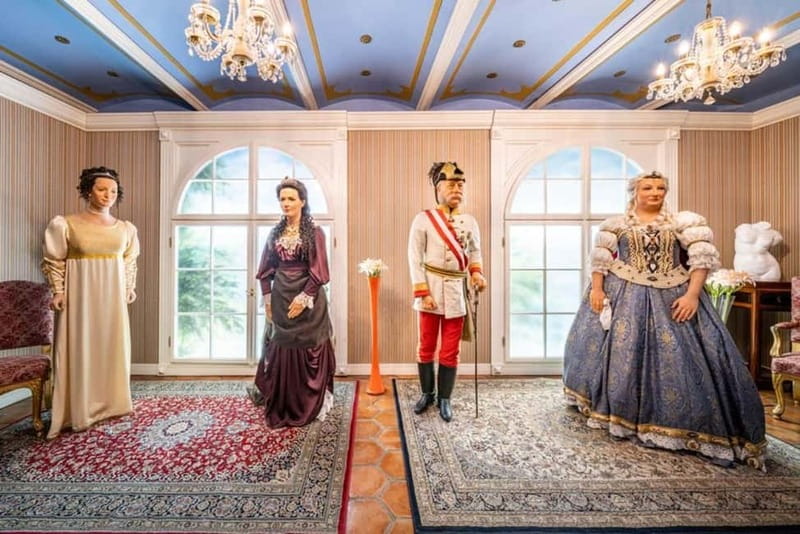 eský Krumlov: Wax Museum Entry Ticket - Explore the Unique Wax Museum in eský Krumlov for a Day