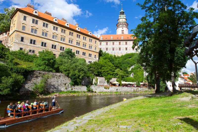 eský Krumlov: Wooden Raft River Cruise - The Charm of the Wooden Raft and Its Historical Significance