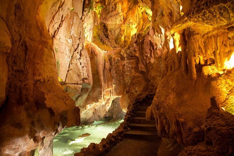 ESPECIAL-Tour to Fátima, Nazaré and Óbidos - VAN - Discover Portugal’s Sacred and Coastal Treasures in One Day