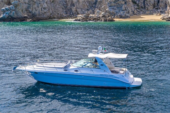 Espiritu Santo and Sealion Swimming aboard a luxury yacht - Luxurious Onboard Lunch with Panoramic Views
