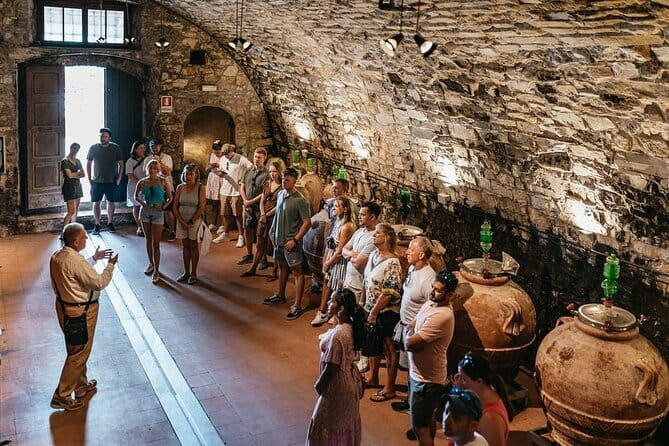 Essence of Chianti Small Group Tour with Lunch and Tastings from Florence - The Role of the Guide and Group Size