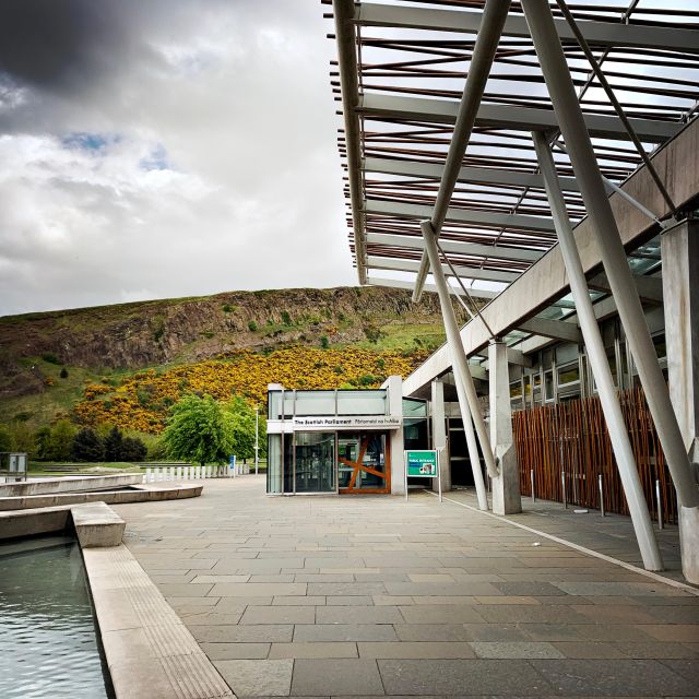 Essence of Edinburgh: Private Half Day Sightseeing Tour - Climbing Arthurs Seat for Natural Beauty