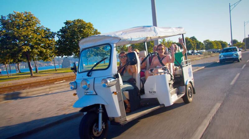 Essence of Lisbon - History, Flavours & Landscapes - Scenic Viewpoints and Neighborhood Walks