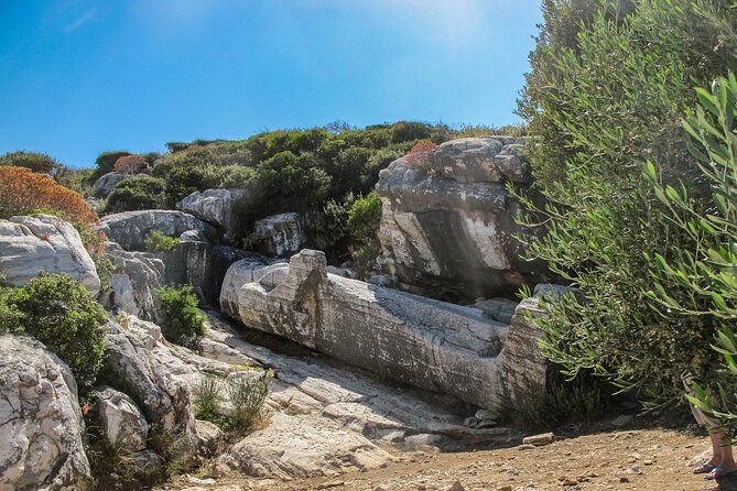 Essence of Naxos Tour - Relaxing at Apollonas Beach and Viewing the Kouros