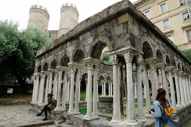 Essential Genoa Photo Tour - Meeting Point, Group Size, and Practical Details