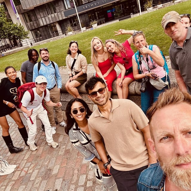 Essential London Introductory Tour with a Londoner - The Sum Up: A Concise, Friendly Introduction to London