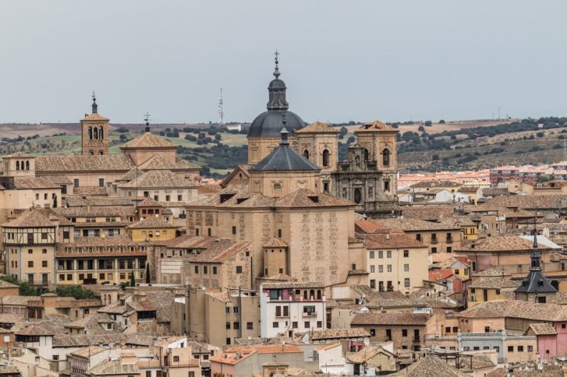 Essential Toledo with monuments - Exploring the Synagogue of Santa María la Blanca’s Architectural Elegance