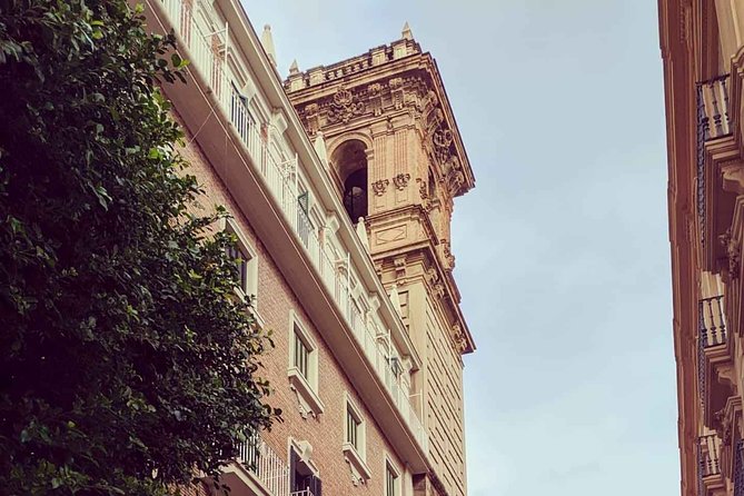 Essential Valencia: Local Culture and Gastronomy - Exploring Valencia’s Most Famous Landmarks: The Cathedral and La Lonja