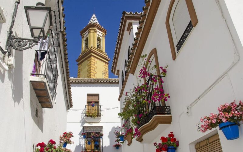 Estepona best kept secrets: City bike guided tour - Key Points