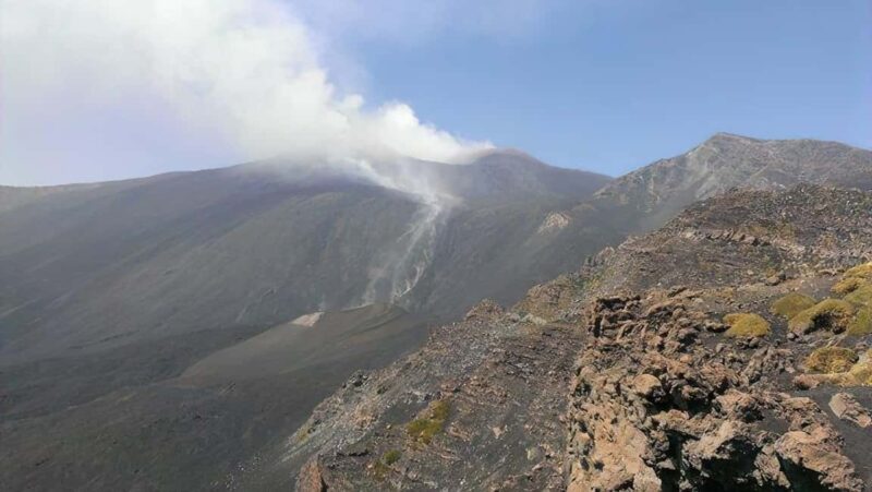 Etna and surroundings with honey tasting - Key Points