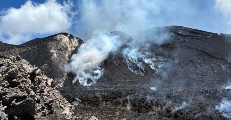 Etna excursion to 3000 mt. with cable-car and jeep 4x4 - Reaching the Volcanic Summit at 3,000 Meters