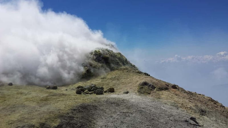 ETNA SUMMIT CRATERS - Mount Etnas Summit Craters: An Unmissable Perspective