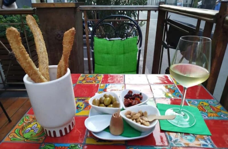 Etna Wine Tasting with Local Food Bites in Catania - Learning About Sicilian Heritage and Viticulture