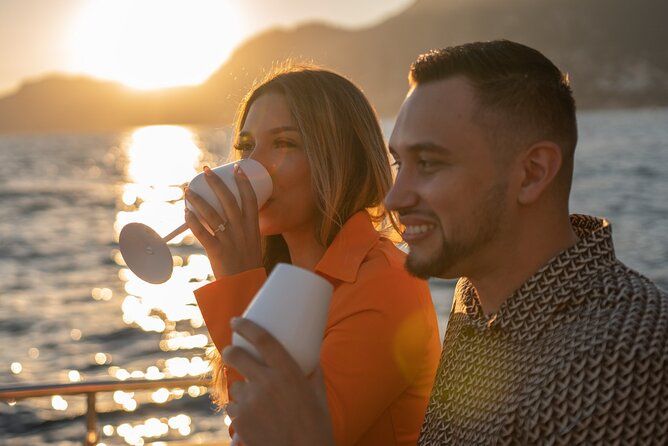 Evening Boat Tour with Dinner Experience - Admiring Positano at Sunset on the Return Journey