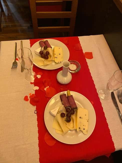 Evening cruise through Prague with buffet dinner - Key Points