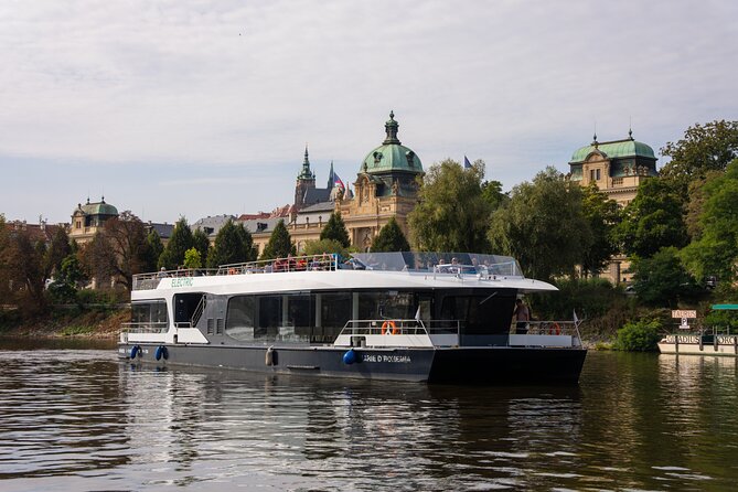 Evening Eco Cruise With a Glass of Prosecco in Bohemia - Interactive Guide Enhances the River Experience