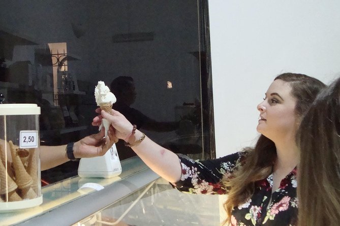 Evening food & wine tour in Rome's historical center - Sweet Finale at a Artisanal Gelateria