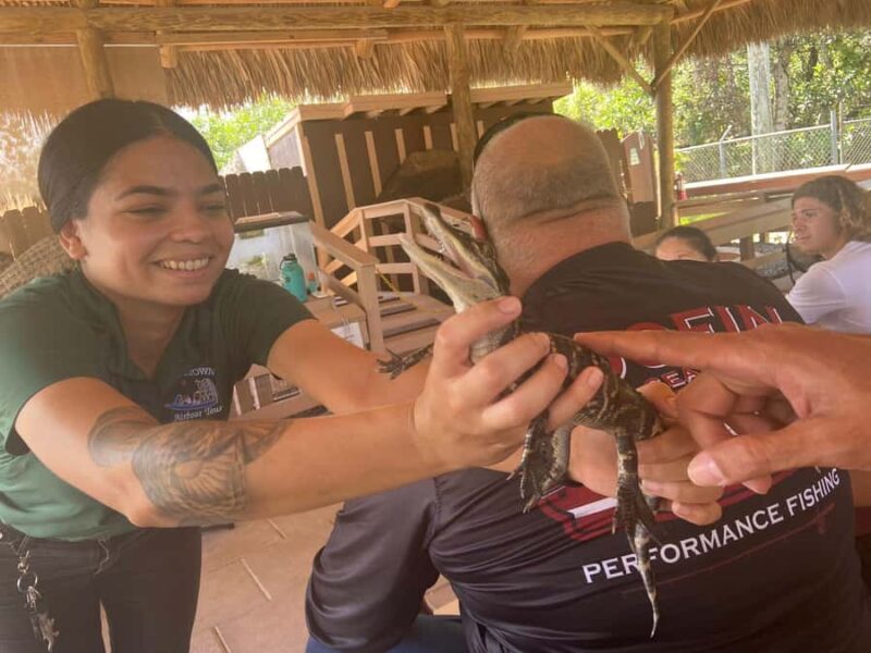 Everglades Tour in French from Orlando and the surrounding area - The Airboat Adventure: Winding Canals and Wildlife Encounters