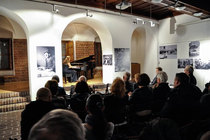 Everyday concerts of Chopin's music at the Old Town in Warsaw - Reviews: Consistent Praise for Talent and Atmosphere
