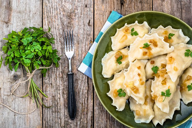 EVERYDAY Warsaw Traditional Food Tour with Old Town Sightseeing - Sweet Finish at a Famous Polish Patisserie