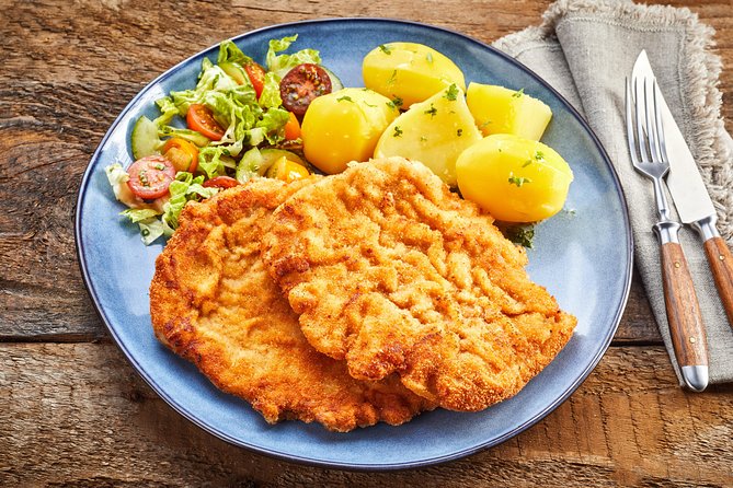 EVERYDAY Warsaw Traditional Food Tour with Old Town Sightseeing - Logistics and Group Size for a Personalized Experience