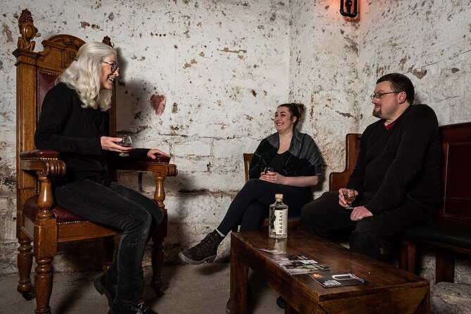 Evolution of Gin and Underground Gin Tasting in Edinburgh - Logistics: Meeting Point and Group Size