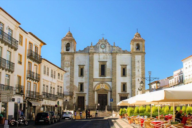 Evora & Alentejo Wine Region Private Luxury Tour - Comfortable Transport and Guided Explanations