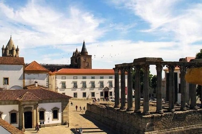 Évora Full-Day Tour with Wine Tasting from Lisbon - Key Points