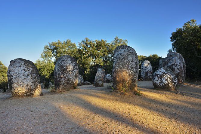 ÉVORA Megalithic Almendres Cromlech - Exploring the Almendres Cromlech and Menhir Connection