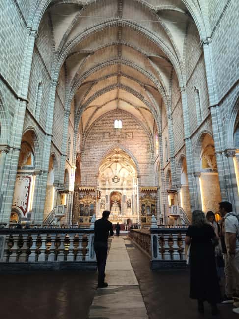 Évora & Monsaraz: UNESCO Heritage, Wine & Medieval Charm - Tour Logistics: Private vs. Shared Experiences