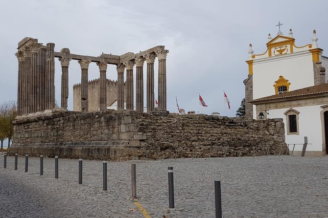 Évora Private Tour - Cork Factory Visit & Wine Tasting Included - Discover the Charm of Évora on a Private Day Trip from Lisbon