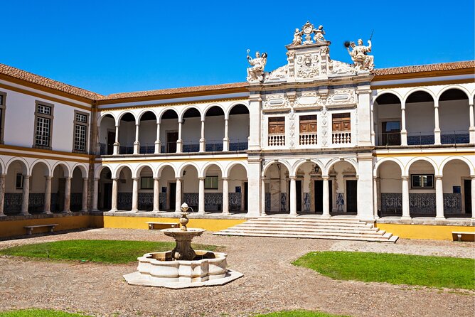 Évora Scavenger Hunt and Sights Self-Guided Tour - Highlights of Évora Included in the Tour