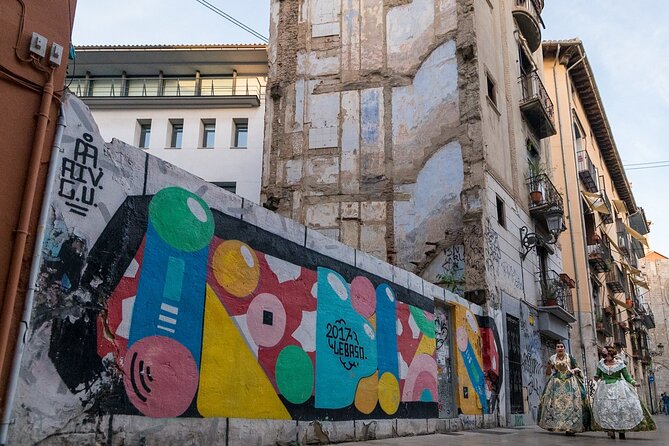 Excellent Private Photography Walking Tour & Workshop in Valencia - End the Tour with a Local Drink in a Hidden Bar