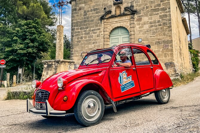 Exceptional 2hp excursion in the Luberon (8h) - Discover the Charm of the Luberon on a 2cv Convertible Tour