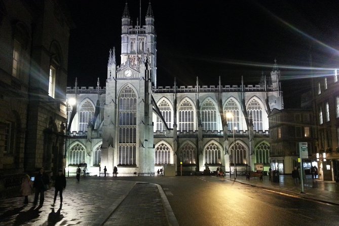 Exceptional Bath tour guide making your visit splendidly memorable. - From Queen Square to The Royal Crescent