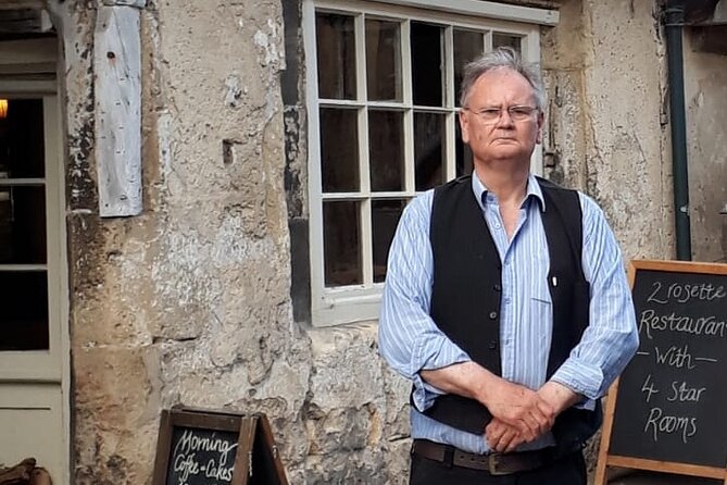 Exceptional Bath tour guide making your visit splendidly memorable. - Practicalities and Booking Details