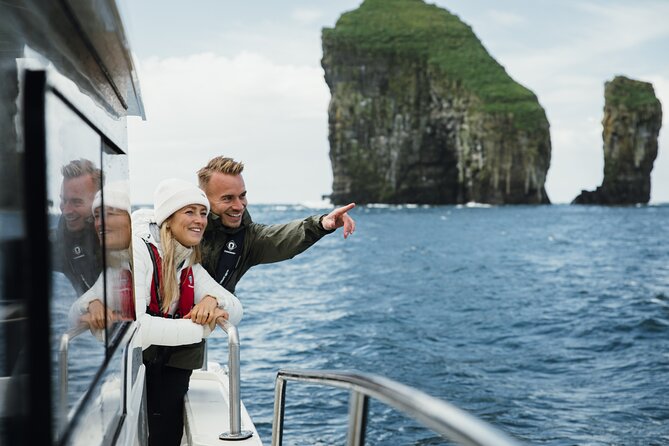 Exclusive 1,5 Hour Drangarnir Boat Tour - Exploring the Drangarnir Sea Stacks Up Close