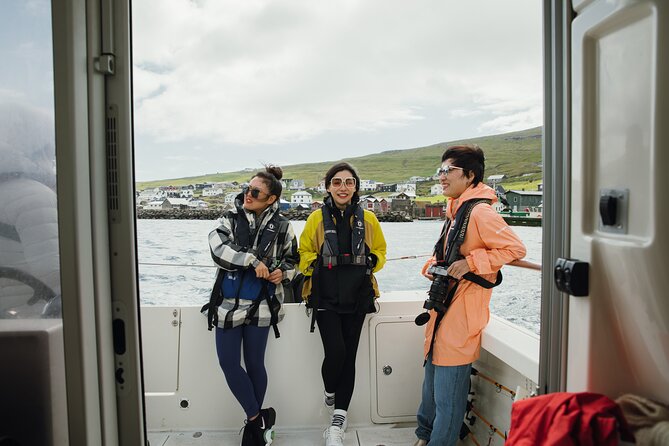 Exclusive 1,5 Hour Drangarnir Boat Tour - The Guide: Knowledgeable and Engaging