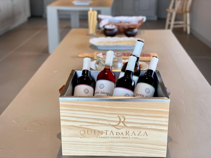 Exclusive 5-wine tasting - Pairings with Regional Portuguese Snacks