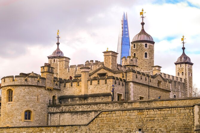 Exclusive Beefeater Meet & Greet at the Tower of London - Meet a Beefeater in a Restricted Area of the Tower of London
