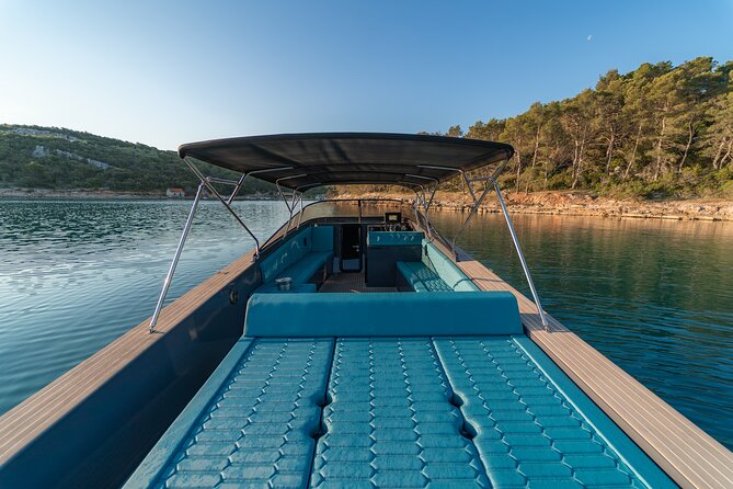 Exclusive Blue Lagoon Luxury Boat Tour from Split - Discovering Trogir’s Historic Charm