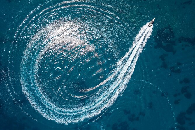 Exclusive cruise experience in Santorini - From Oia to the Caldera: Starting the Cruise