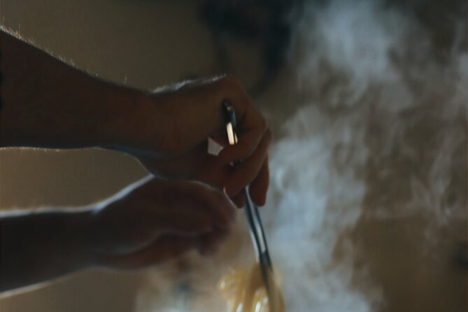 Exclusive dinner in the alleys of Piazza Farnese - Meeting Point and Accessibility