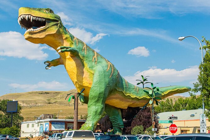 Exclusive Drumheller Private Tour from Calgary - Climbing the World’s Largest Dinosaur: An Iconic Landmark