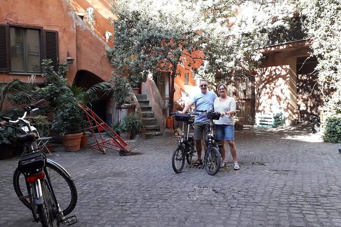 Exclusive Enogastronomy Tour Wine and food tasting - Exploring the Charm of Trastevere’s Narrow Alleys and Nooks