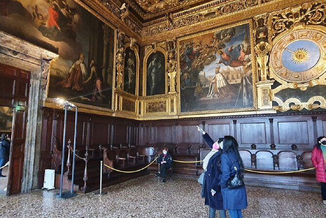 Exclusive Entrance Doge Palace & St. Mark's Basilica Terrace Tour - Pacing and Group Size on the Tour