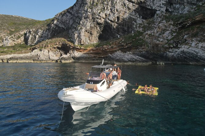 Exclusive Favignana Levanzo tour with tasting - The Guides and Customer Service Experience