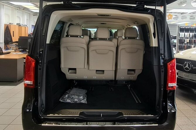 Exclusive Green Airport Limousinenservice - The Eco-Friendly Luxury Fleet in Vienna